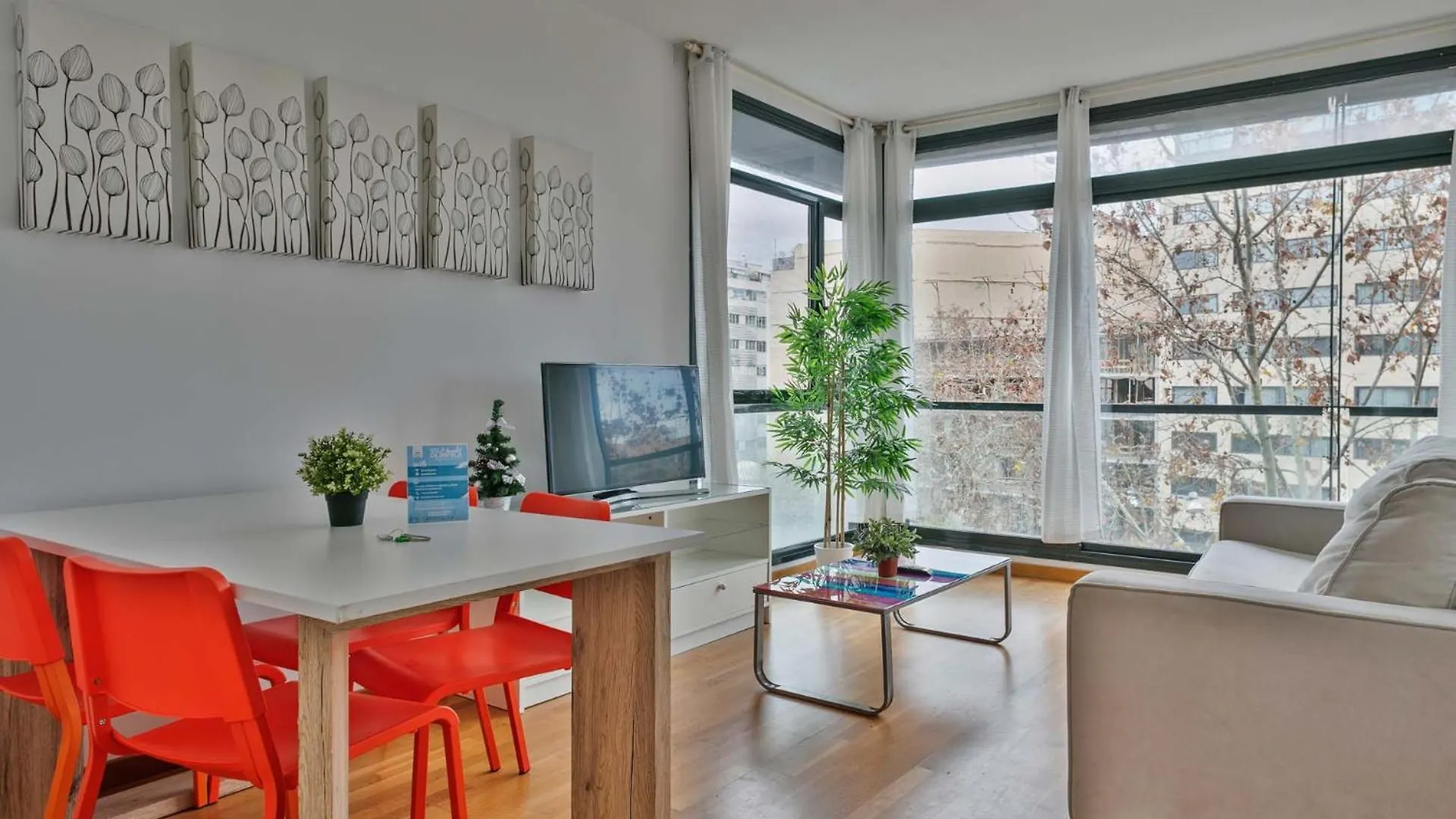 1213 - Ciutadella Nice Apartment برشلونة